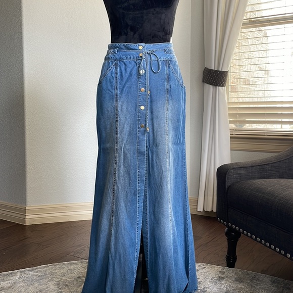 Studio F Maxi Jean skirt - Picture 2 of 9